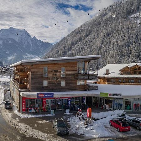 Ferienwohnungen Haus Der Mitte Mayrhofen Exterior photo