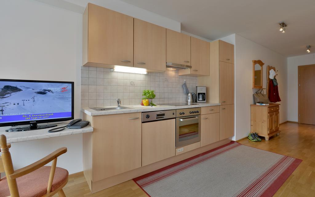 Ferienwohnungen Haus Der Mitte Mayrhofen Room photo
